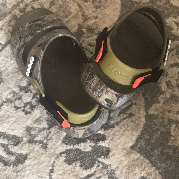 Men crocs  Camouflage Sandals - Picture 3 of 10